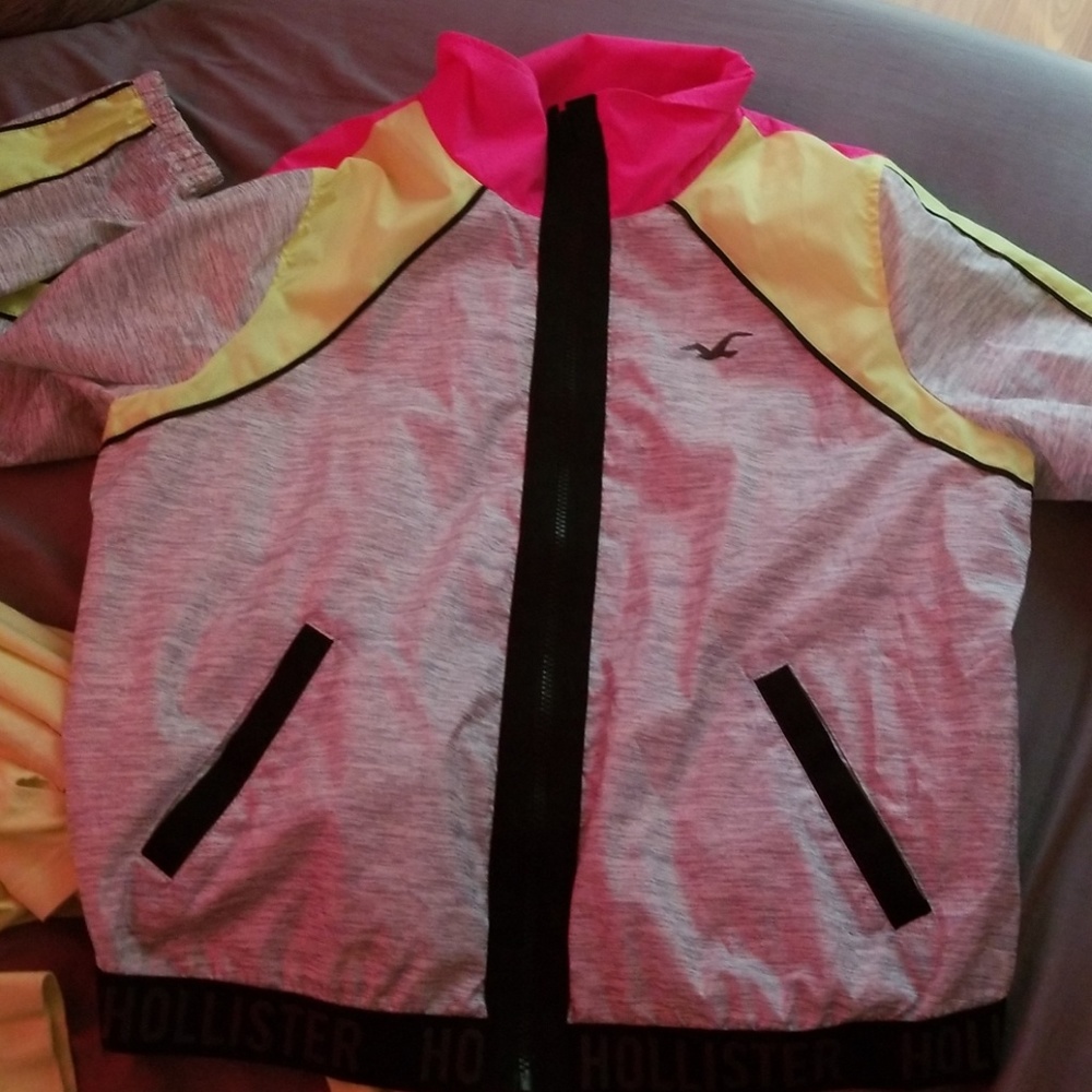 Hollister wind breaker